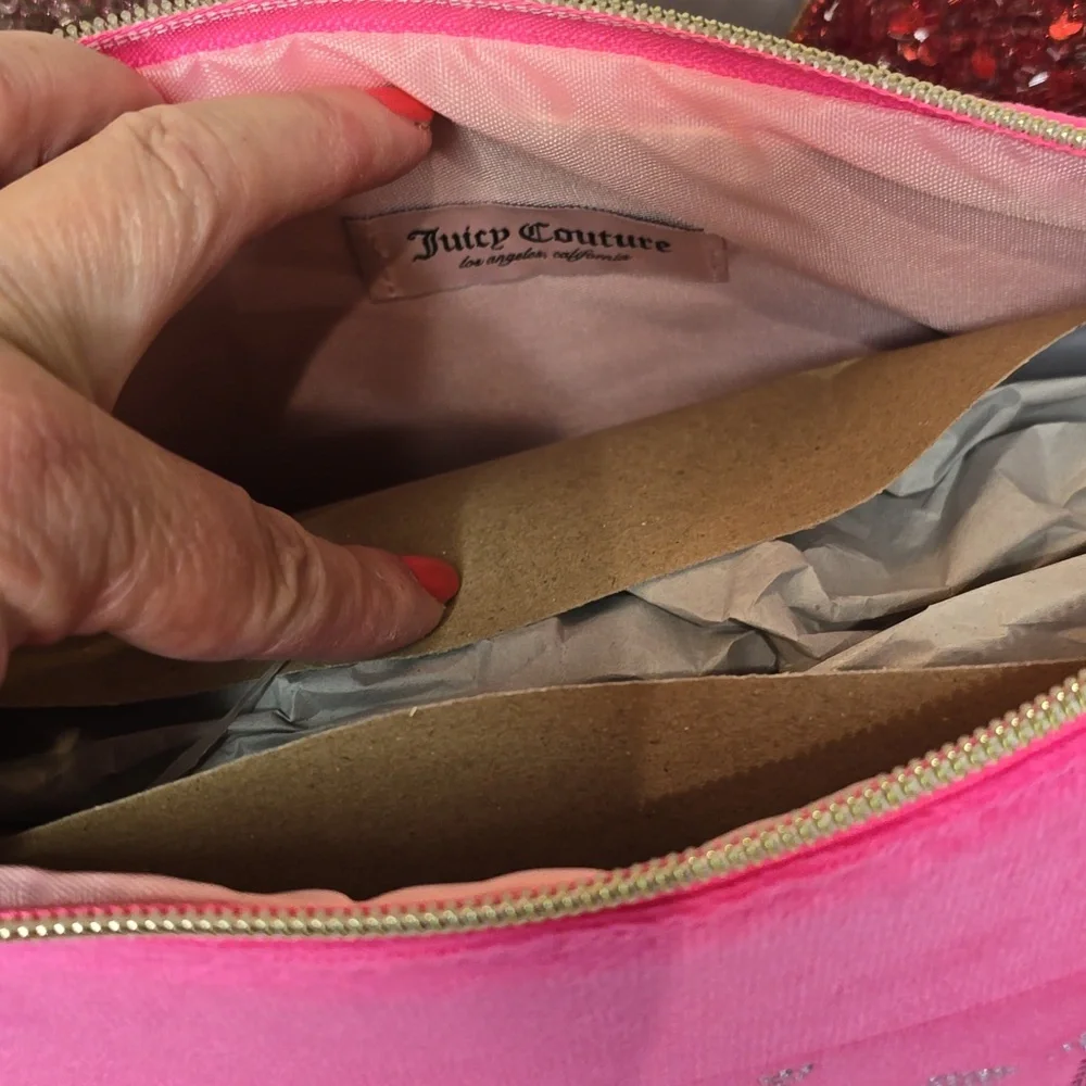 🎉HP🎉Juicy Couture 💖NWOT💖 Beautiful Pink Velvety Large Cosmetic Bag!💖💖💖 - Picture 7 of 10